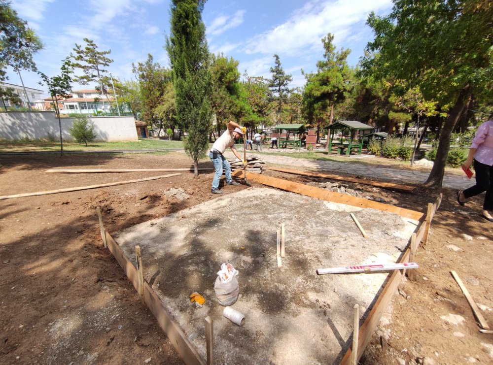 Çamlık Parkında Bakım Çalışmaları Hızlandı